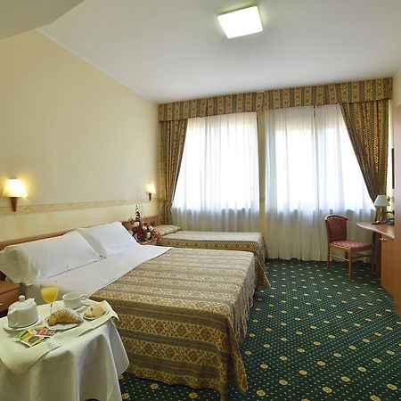 Dropiluc Hotell Druento Exteriör bild