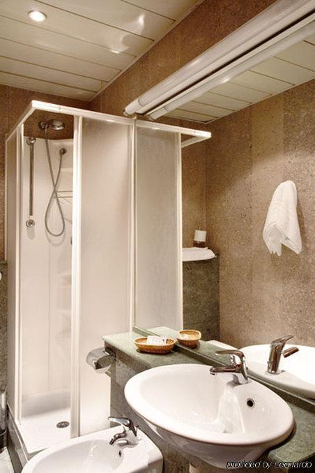 Dropiluc Hotell Druento Rum bild