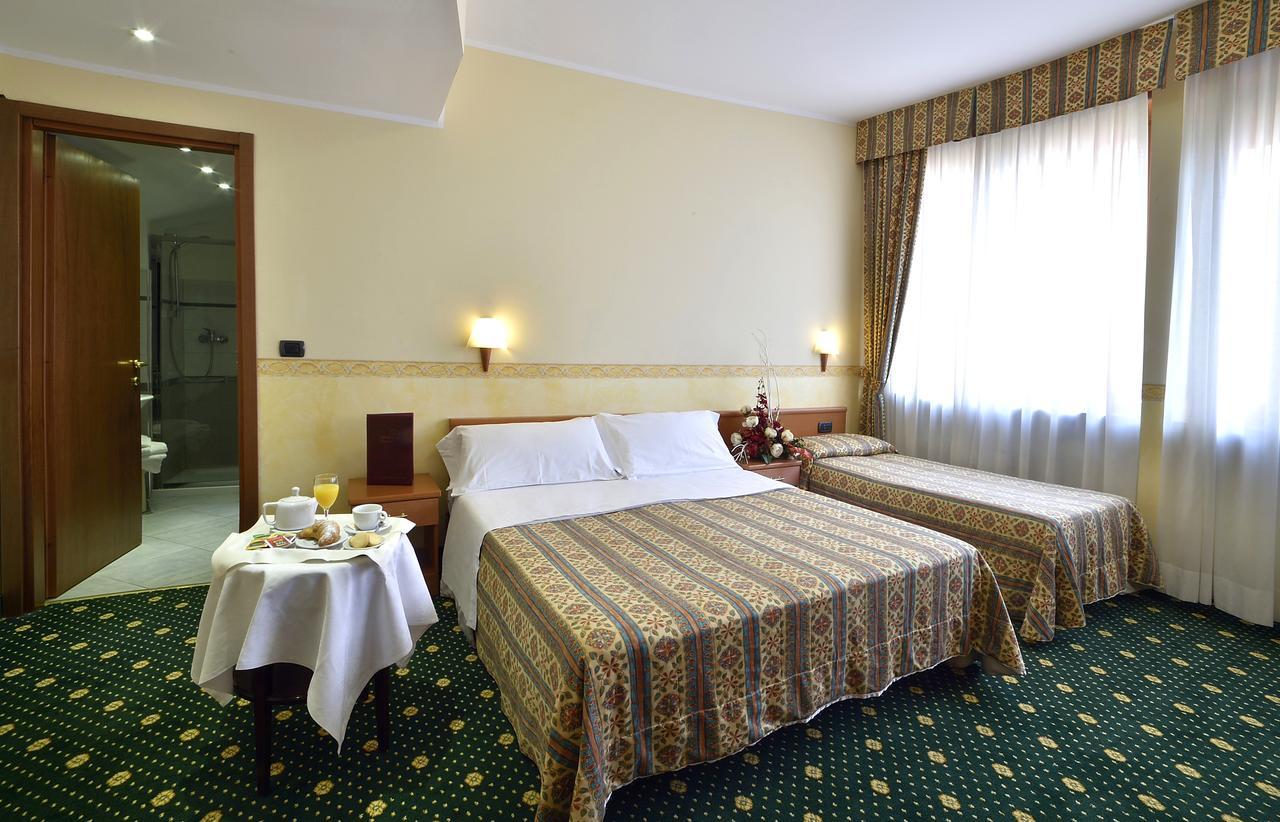 Dropiluc Hotell Druento Exteriör bild